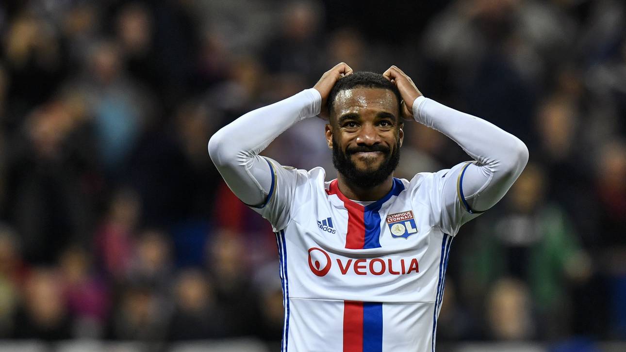 BVB? Lacazette distanziert sich
