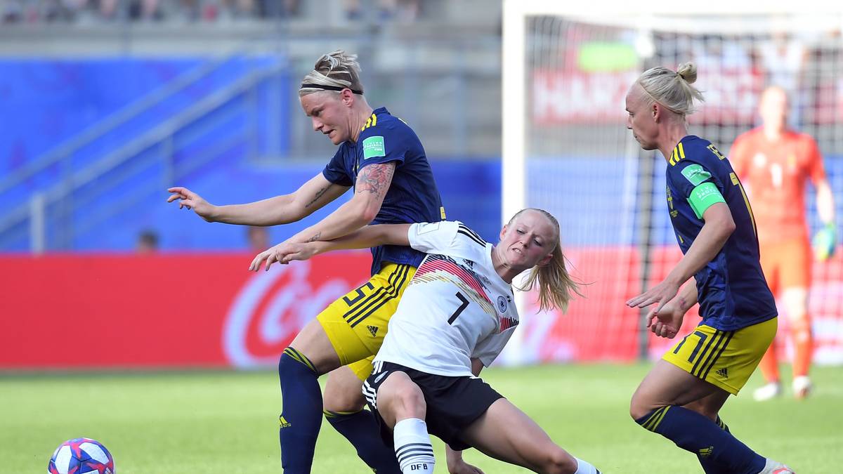 LEA SCHÜLLER: Durfte nach starken Eindrücken und ihrem ersten WM-Tor gegen Nigeria wieder von Beginn an ran und stürmte allein in der Spitze. Konnte kaum Akzente setzen und blieb ohne nennenswerte Abschlüsse. SPORT1-Note: 4,5