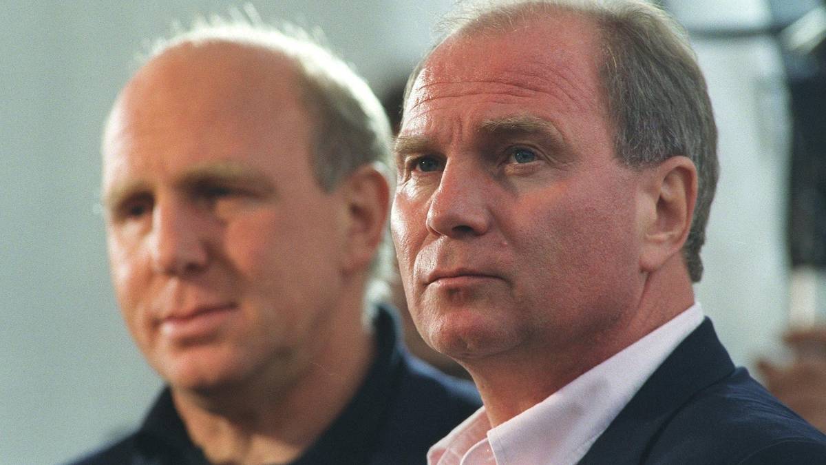 ULI und DIETER HOENESS: Beim Namen Hoeneß denken die Meisten sofort an Uli (r.). Doch dessen jüngerer Bruder Dieter (l.) hatte auch eine erfolgreiche Karriere. Fünfmal wurde er als Spieler deutscher Meister, in 288 Bundesliga-Spielen erzielte er 127 Tore, viele davon mit dem Kopf