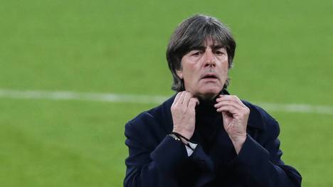 Joachim Löw denkt nicht ans Karriereende. Zwar hatte er am Dienstag sein Ende als Bundestrainer nach der EM im Sommer bekannt gegeben, zur Ruhe setzen will er sich dann aber nicht. 