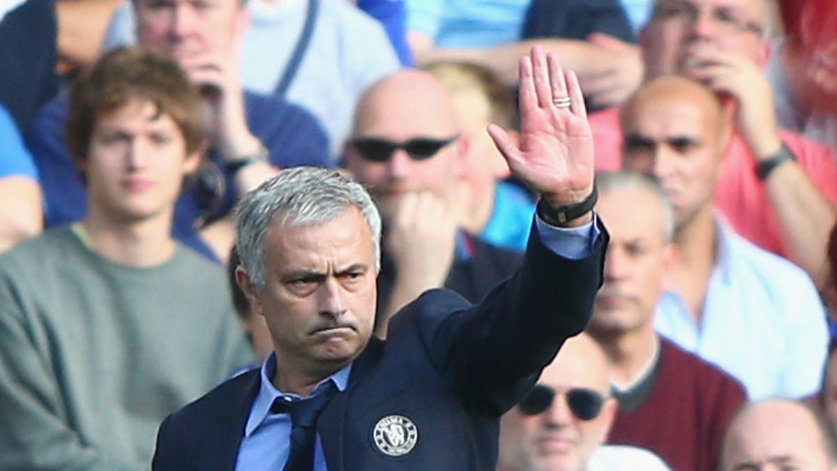 Vielleicht macht sich der egozentrische Trainer aber schon wirklich Gedanken um seine Zukunft. Angst habe er zwar nicht vor der Zeit, die vor ihm liegt, versicherte er englischen Reportern gleich nach Abpfiff. Doch vielleicht haben ihn ja die Geschehnisse im Stadion nachdenklich werden lassen 