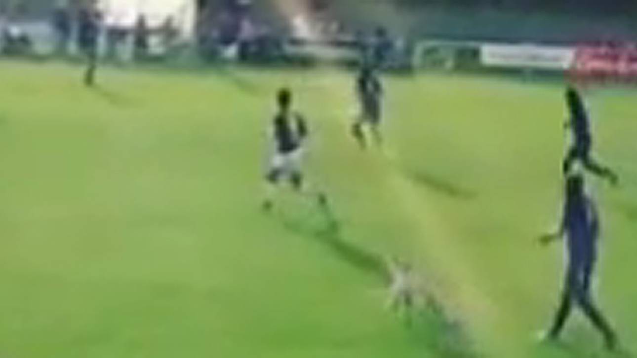 Hund foult Freiburger Fußballerin