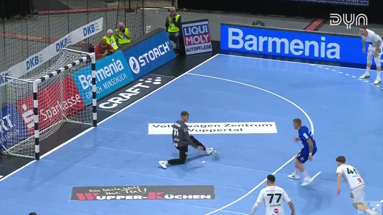 Paraden-Spektakel von Till Klimpke! Wetzlar-Torwart wird zum Hexer | HBL Video