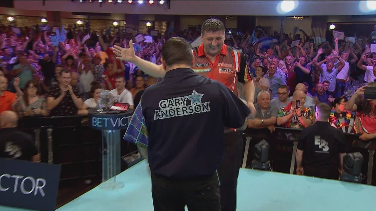 Darts: Die Highlights der Finals des World Matchplay der vergangenen zwei Jahre
