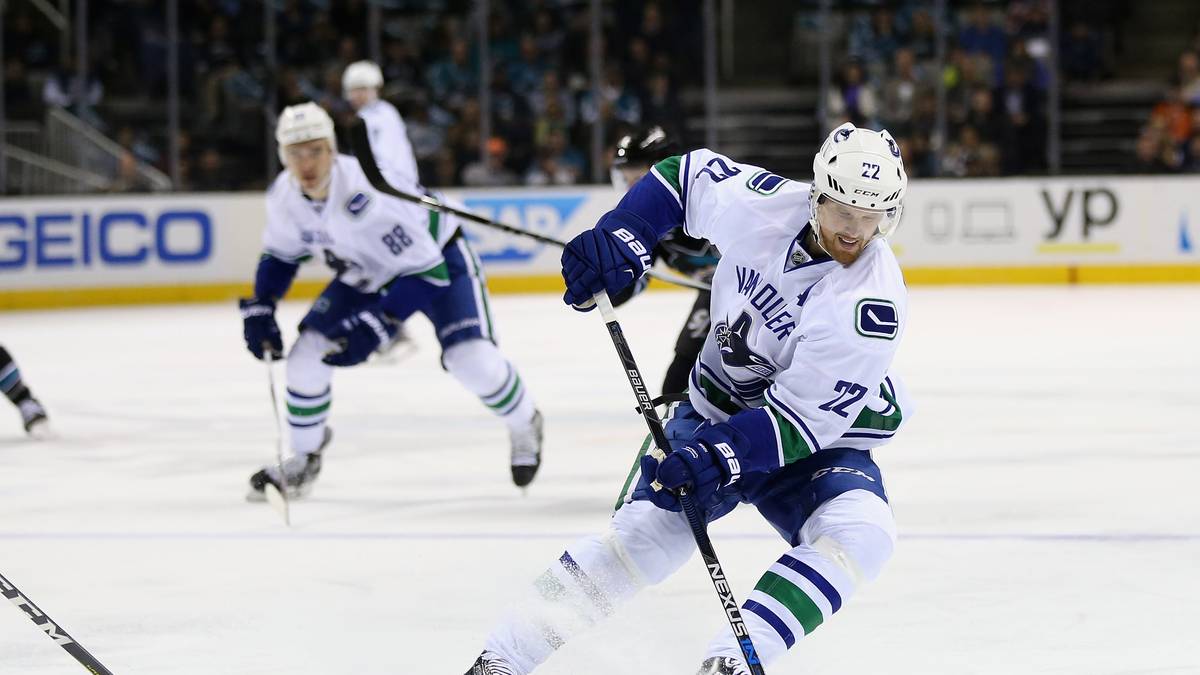 DANIEL SEDIN: Die Vereinstreue in Person ist Daniel Sedin. Seit der Jahrtausendwende spielt der Schwede in Vancouver Eishockey. Der Skandinavier gewann 2006 Gold bei den Olympischen Spielen in Turin