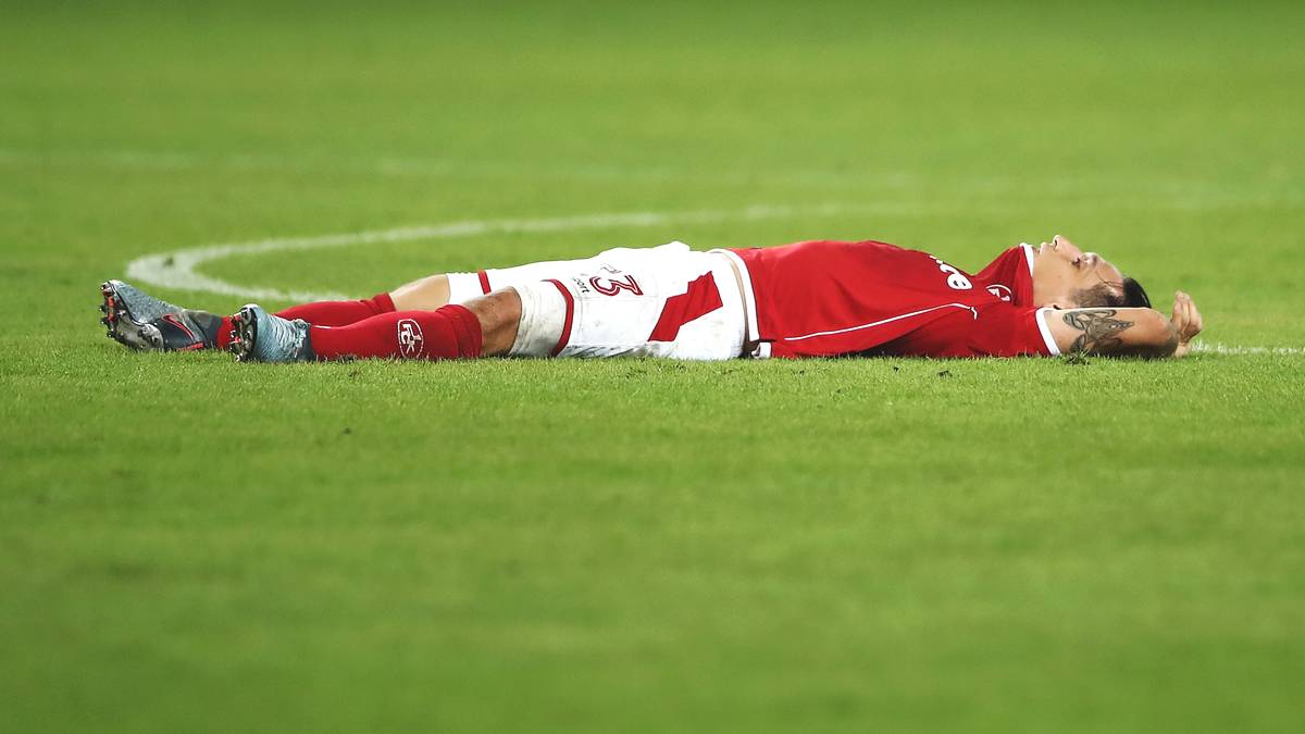 PLATZ 23 – 1. FC KAISERSLAUTERN: Kaiserslautern leidet noch immer unter der angeblichen Bevorteilung durch den ehemaligen Landesvater Kurt Beck. Das lassen die Fans die Roten Teufel spüren