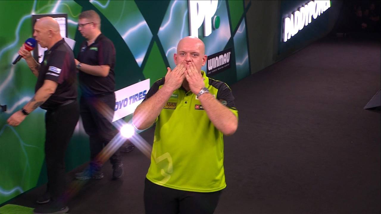 Darts-WM 2024: Michael van Gerwen gewinnt gegen Stephen Bunting mit 4:0