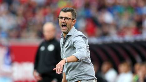 Immer noch "der junge Bursche" aus Fuchsmühl, den Großteil der Jugend im Kloster verbracht und jetzt die Vision Aufstieg mit dem TSV 1860 München. Thomas Wagner trifft Michael Köllner, den Trainer der Löwen. Und der zeigt, dass ein Trainer weit mehr als