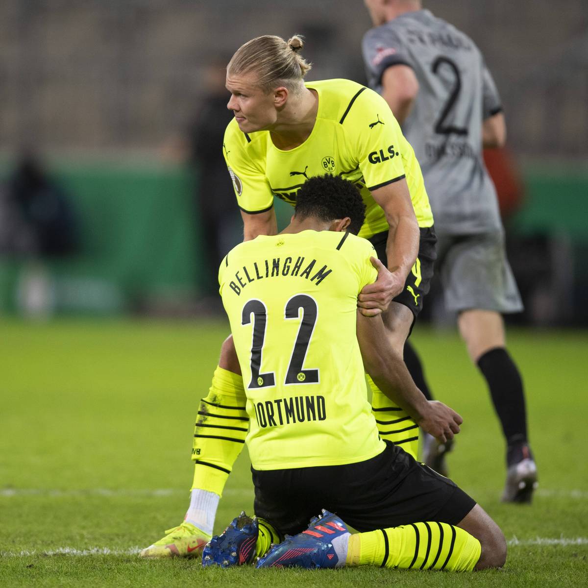 Erling Haaland und Borussia Dortmund verabschieden sich bereits im Achtelfinale aus dem DFB-Pokal. SPORT1 hat den Abend des Torjägers protokolliert.