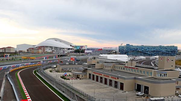 Erstmals in der Geschichte der Formel 1 findet ein Rennen der Königsklasse auf russischem Boden statt. Das Autodrom in Sotschi soll künftig ein fester Bestandteil des Formel-1-Kalenders werden. SPORT1 war vor während der olympischen Spiele Ort und stellt die Strecke vor