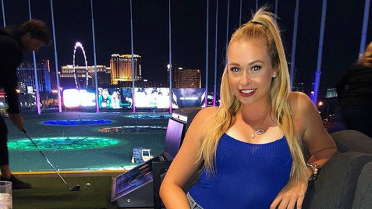 Die aus Ungarn stammende Fanny Stollar genießt ihre Ferien in Las Vegas. Auf dem Golfplatz stellt sie dabei ihr Können auf die Probe