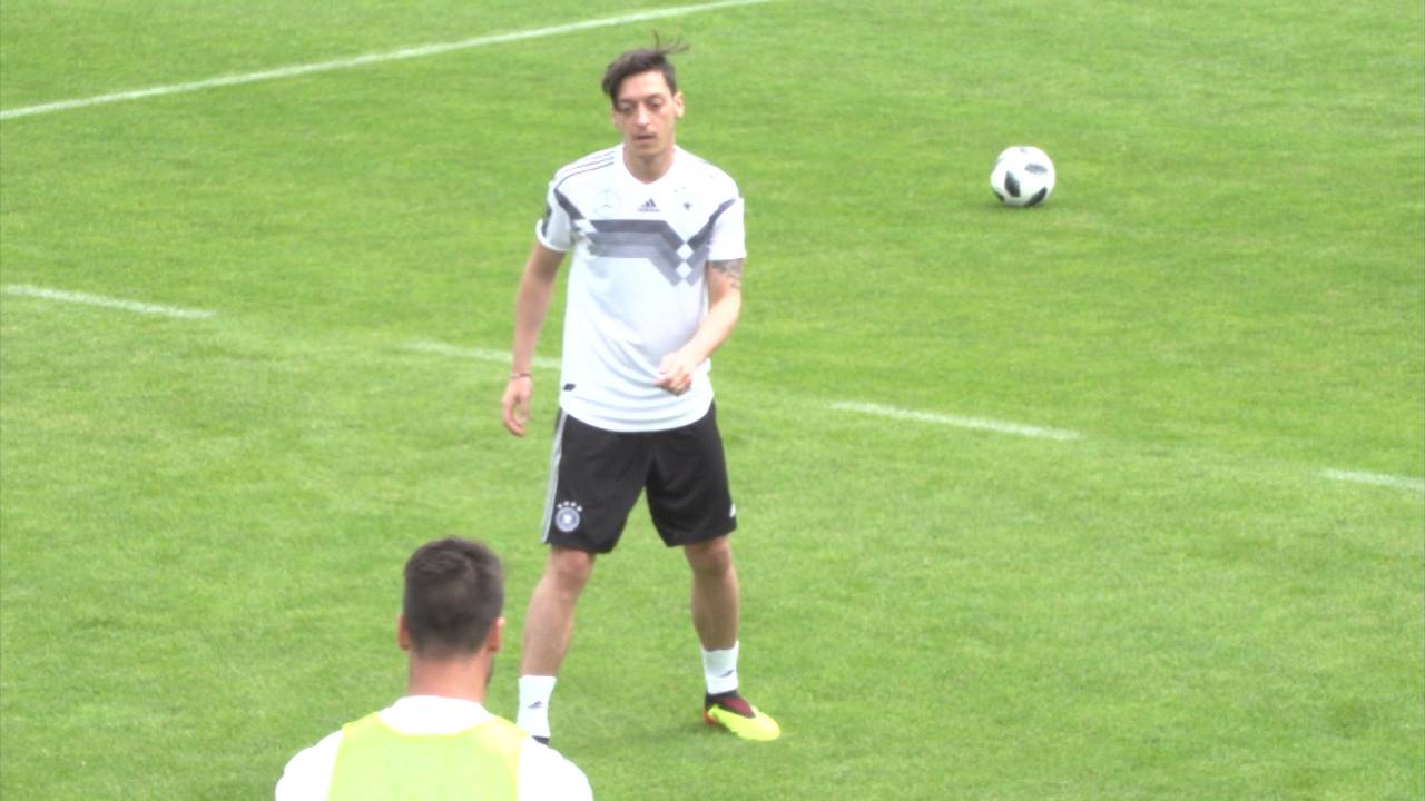 Özil beendet wohl seine Karriere!