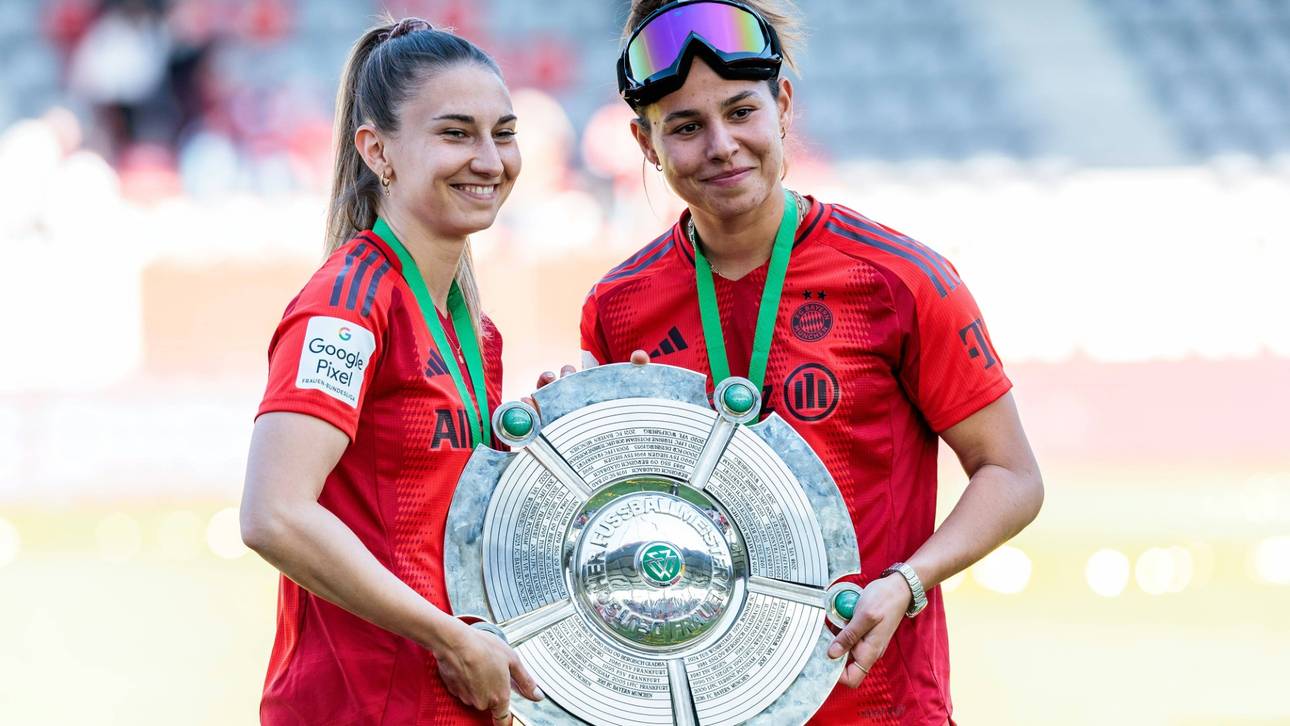 Oberdorf (r.) feierte ohne Einsatz die Meisterschaft