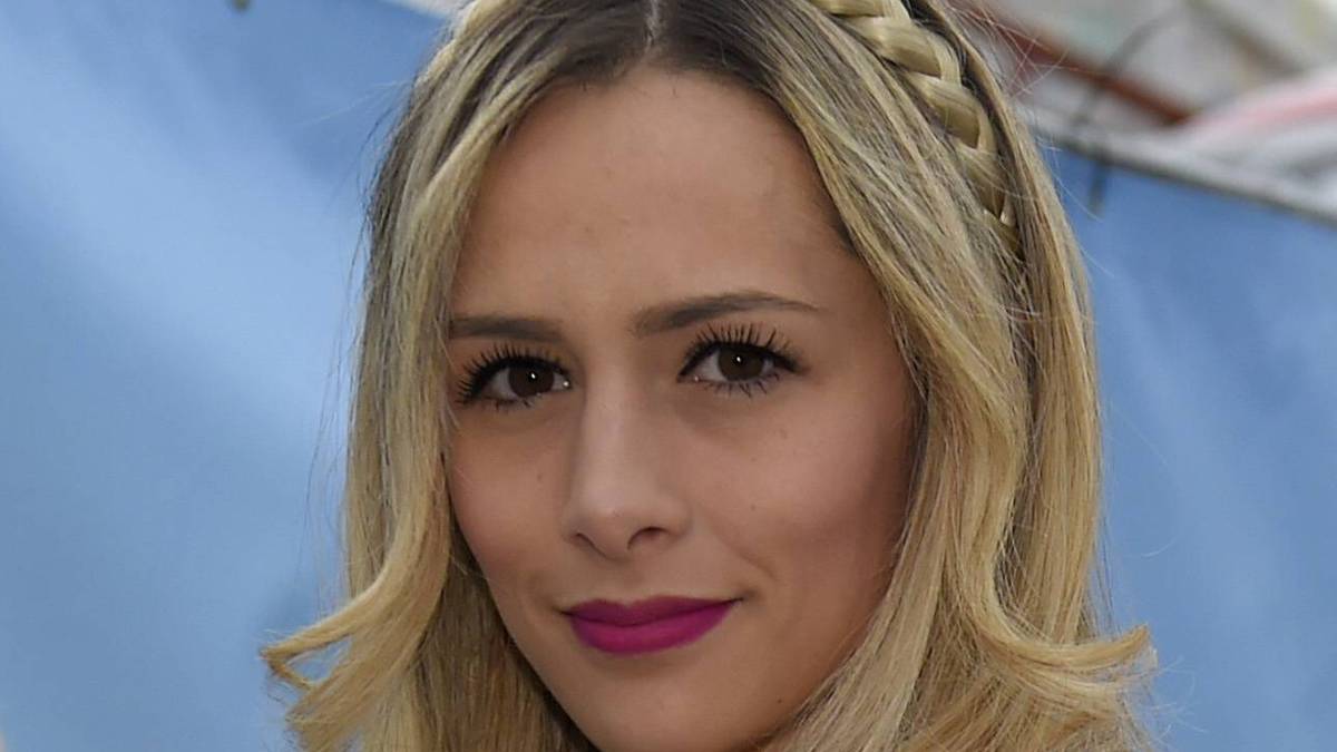 Rafinhas Ehefrau Carolina kommt aus Spanien und macht im Dirndl eine sehr gute Figur