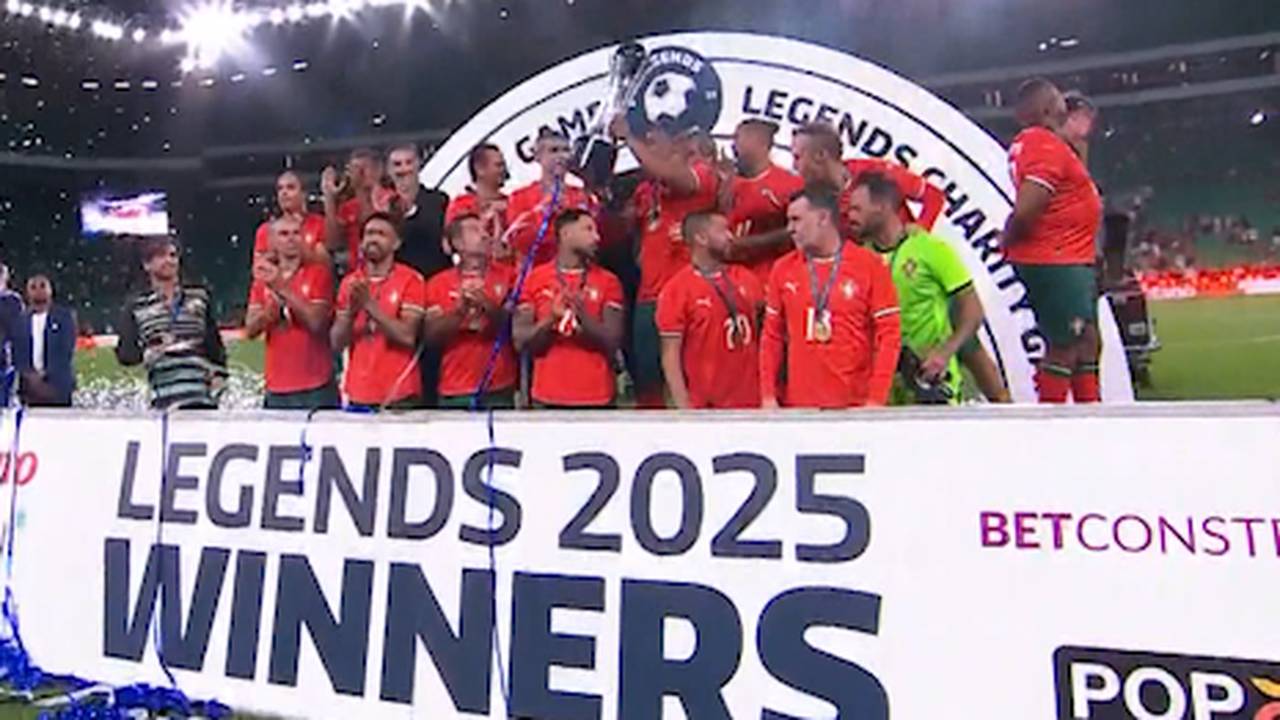 Legends Charity Game: Luís Figo und Portugal verzaubern Weltauswahl