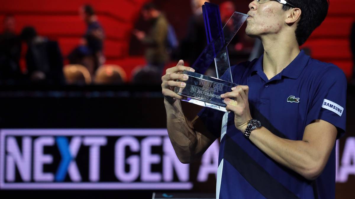 Der Südkoreaner, der mit 13 Jahren seine Heimat verließ, um an der Akademie von Tennis-Guru Nick Bolletieri in Florida zu trainieren, gewann erst im November bei der inoffiziellen U21-WM sein erstes ATP-Turnier