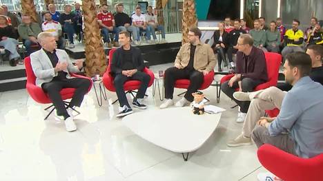 Warum zögert Dayot Upamecano mit einer Vertragsverlängerung beim FC Bayern? Der SPORT1 Doppelpass diskutiert die Gründe, während Experte Stefan Effenberg einen überraschenden Ersatz ins Spiel bringt.
