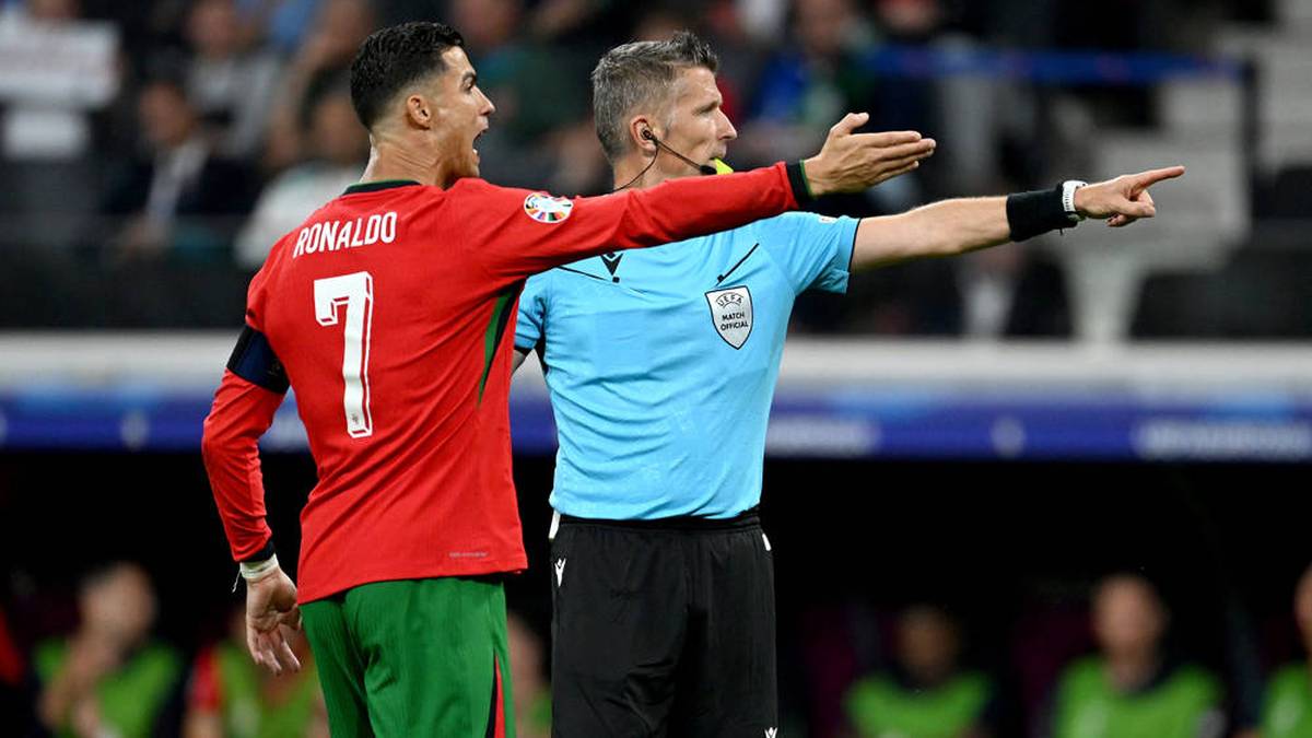 Cristiano Ronaldo und Schiedsrichter Daniele Orsato waren unterschiedlicher Meinung