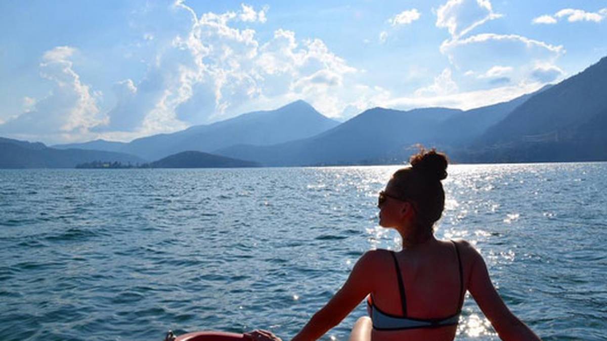 Betty Taube ist die Verlobte des ehemaligen Dortmunders Koray Günter. Dieser ist bei Galatasaray Istanbul unter Vertrag, also genießt sie die Sonne am bayerischen Walchensee allein