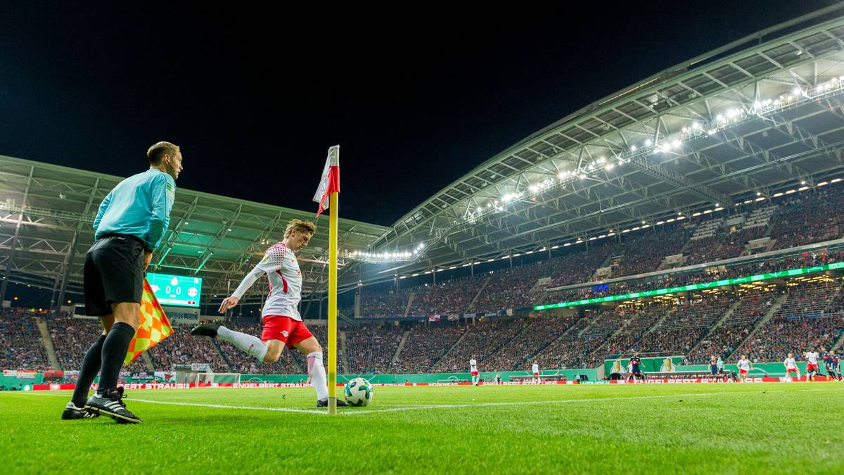 Der Mittelfeldspieler besitzt bei den "Roten Bullen" noch einen Vertrag bis 2022. Ein Treuebekenntnis vermeidet der 26-Jährige jedoch. "Was in Zukunft passiert, ist jetzt kein Thema. Wir sprechen aber auch nicht viel darüber", sagte Forsberg der "Welt"  