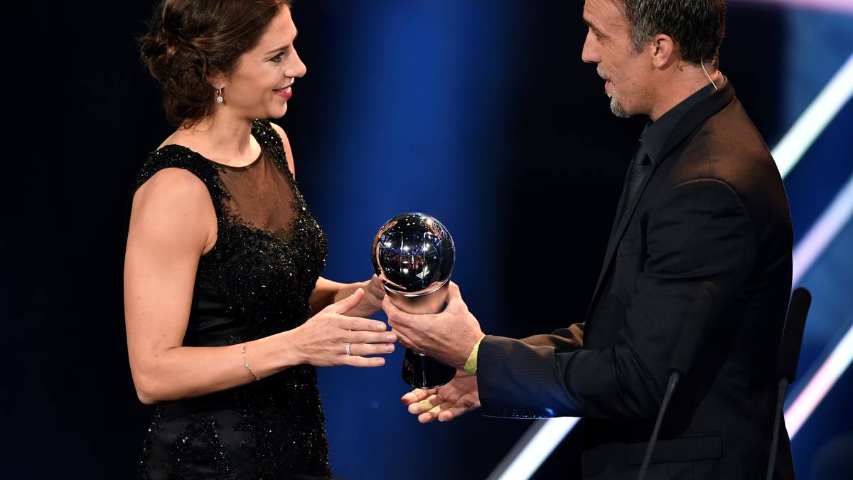 Die US-Amerikanerin Carli Lloyd wird Weltfußballerin - vor der deutschen Ex-Nationalspielerin Melanie Behringer und der fünfmalige Preisträgerin Marta (Brasilien) 