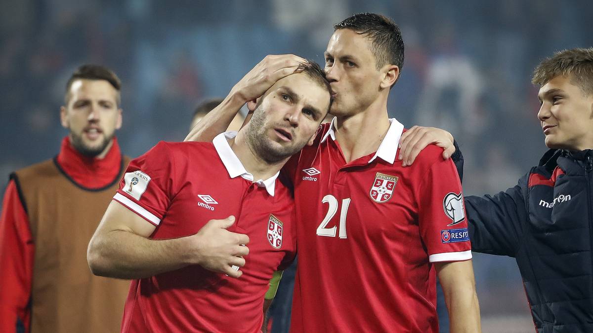 SERBIEN - SCHWEIZ: Serbien mit den Ex-Chelsea-Stars Branislav Ivanovic (l.) und Nemanja Matic (r.) wird den Schweizern am zweiten Gruppenspieltag alles abverlangen. Die Vorentscheidung um das Ticket ins Achtelfinale steigt am 22. Juni um 20 Uhr in Kaliningrad