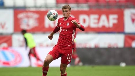 Der Wechsel von Mickael Cuisance vom FC Bayern zu Leeds United ist offenbar geplatzt.. Über den Grund herrscht aktuell noch Rätselraten.