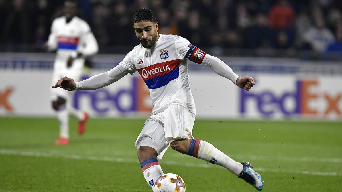 PLATZ 14 - NABIL FEKIR (24/Frankreich/Olympique Lyon): In der neuen, jungen Truppe der Lyonnaise sticht der französische Nationalstürmer hervor: Mit 21 Toren und sechs Vorlagen ist Fekir Topscorer vor Mariano Diaz (23), Memphis Depay (21) und Bertrand Traore (14 Punkte). Im Sommer lockt die Premier League - aufgerufen sind 50 bis 60 Millionen Euro 