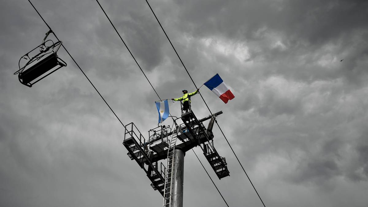 In noch luftigere Höhen wagt sich dieser waghalsige Zuschauer