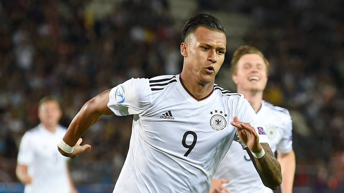 HERTHA BSC: WER KAM? Mit Davie Selke hat sich die Alte Dame ein veritables Facelifting verpasst. Der frisch gebackene U-21-Europameister verstärkt zusammen mit Matthew Leckie die Offensive der Berliner