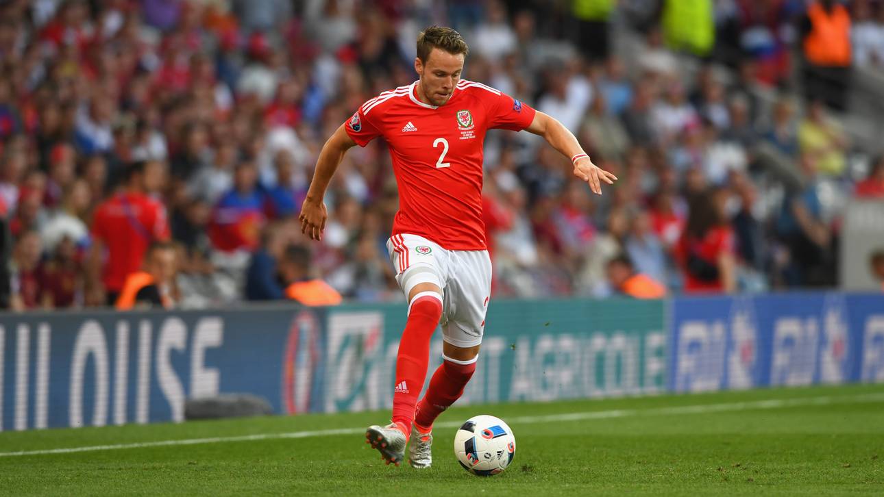 Wales-Star: Trauzeuge via Skype