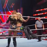 WWE-Legende fällt Becky Lynch in den Rücken