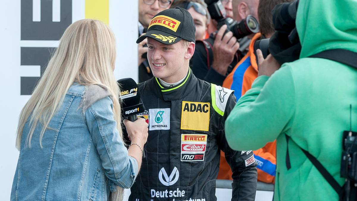 Mick Schumacher, Sohn des siebenmaligen Formel-1-Weltmeisters Michael Schmacher, hat eine große Zukunft im Motorsport vor sich. In diesem Jahr feiert der 16-Jährige sein Debüt in der deutschen Formel-4-Meisterschaft