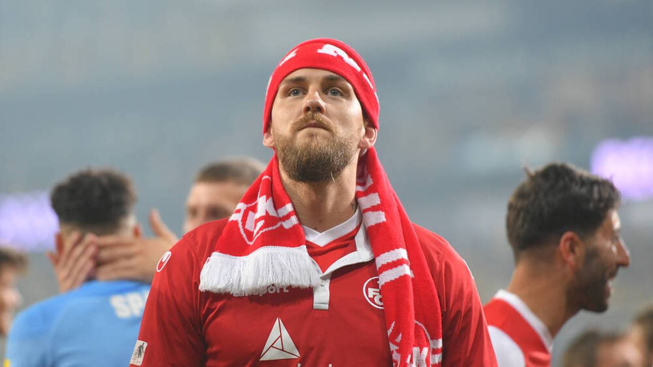 Rene Klingenburg im Relegationsspiel vom 1. FC Kaiserslautern gegen SG Dynamo Dresden am 24.05.2022 