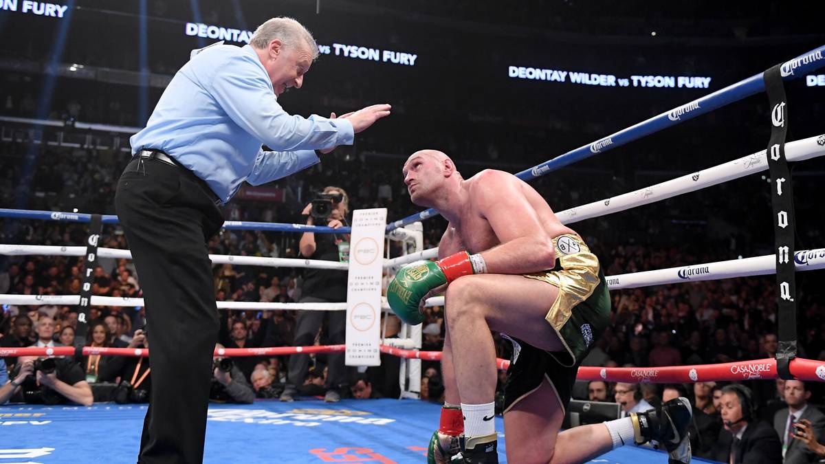 Zweimal muss der "Gypsyking" zu Boden, zweimal steht er wieder auf. Boxfans und Experten aus aller Welt sind begeistert. SPORT1 zeigt die internationalen Pressestimmen