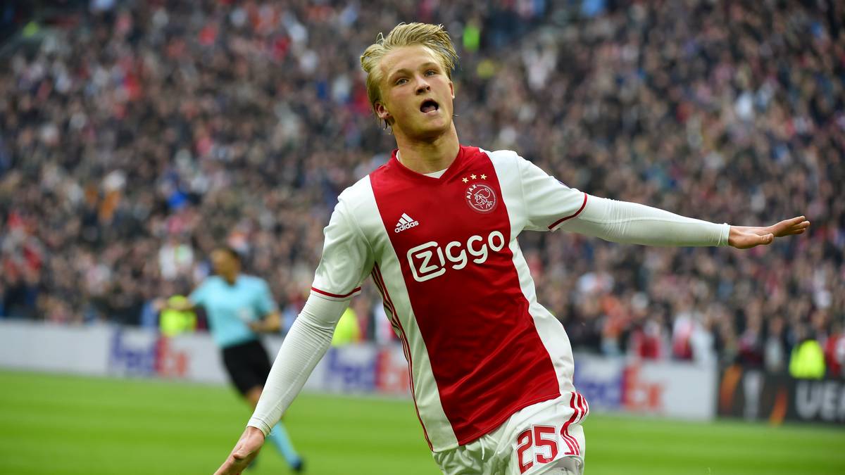 Borussia Monchengladbach Will Kasper Dolberg Von Ajax Amsterdam