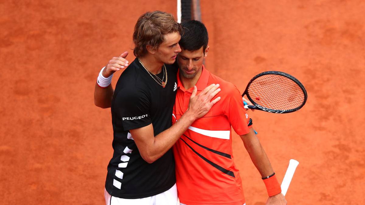 Auch das erste Aufeinandertreffen gewann er: 2017 im Finale des 1000er Turniers auf Sand in Rom. Bei den French Open in diesem Jahr setzte es im Viertelfinale aber eine klare 5:7, 2:6 und 2:6 Klatsche. Gegen Djokovic ist das allerdings schon ganz anderen Spielern passiert. Vielleicht kommt es ja in London zur Neuauflage von 2018