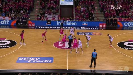 Die BBL-Highlights der Partie Telekom Baskets Bonn - SYNTAINICS MBC im Video. 