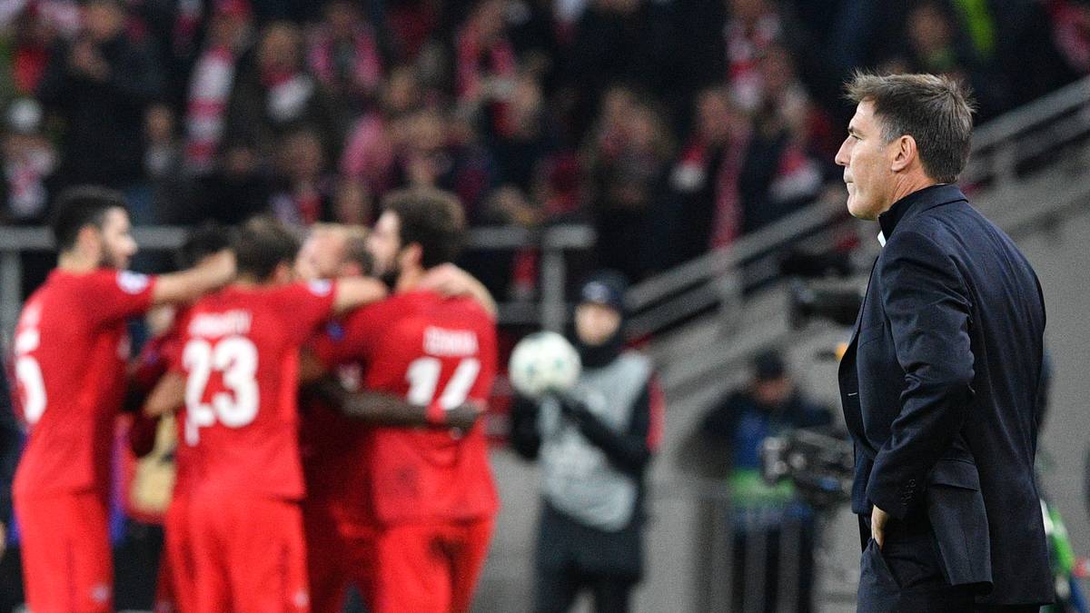 In der Vorrundengruppe E wurden Sevilla Zweiter hinter dem FC Liverpool (12) - mit neun Punkten und einer Bilanz von zwei Siegen, drei Unentschieden und einer Niederlage (1:5 gegen Spartak Moskau)