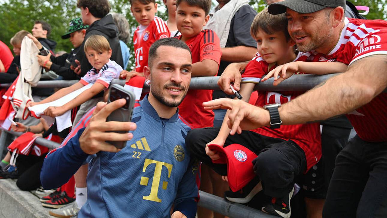 Arijon Ibrahimović ist zurück beim FC Bayern und nimmt sich Zeit für die Fans
