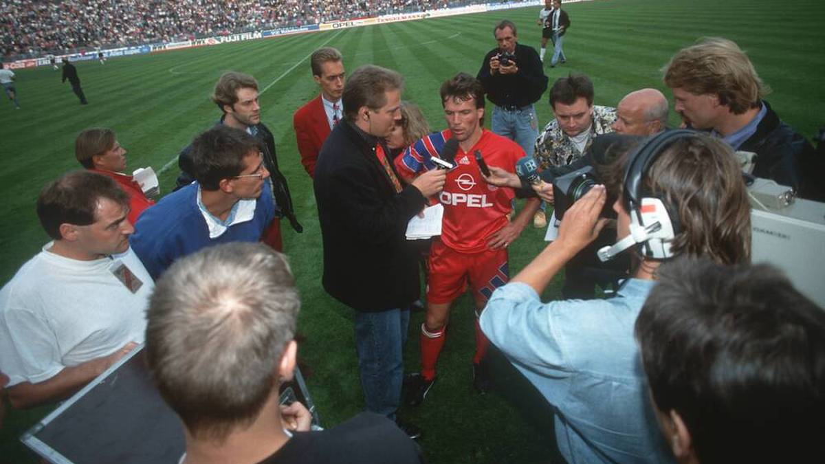 Lothar Matthäus wurde nach seinem Bayern-Comeback von Reportern umringt