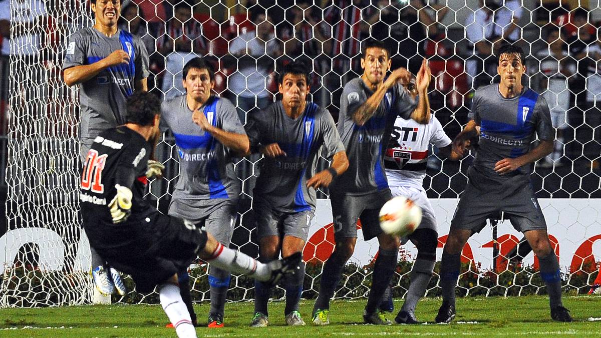 Seine Bilanz lässt manche Angreifer vor Neid erblassen. Im März 2011 erzielt Rogerio Ceni den 100. Treffer seiner Karriere. Sao Paolos Torwart hat sich die Partie gegen den Rivalen Corinthians ausgesucht