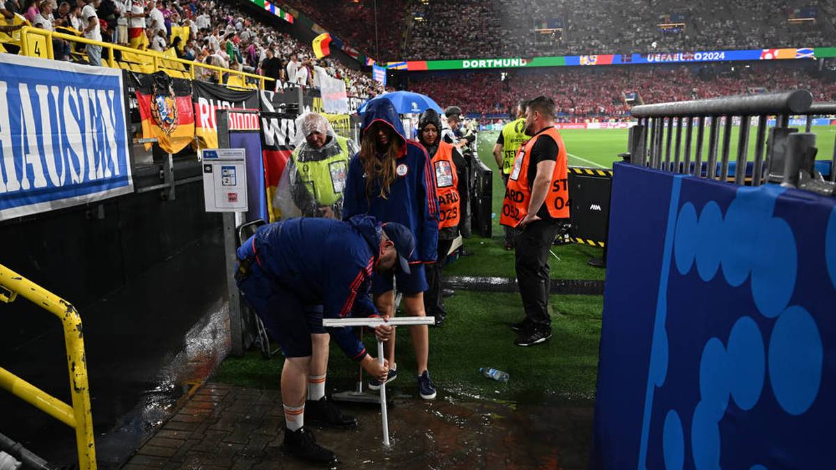 Ein Wasser Gully ist vollgelaufen.