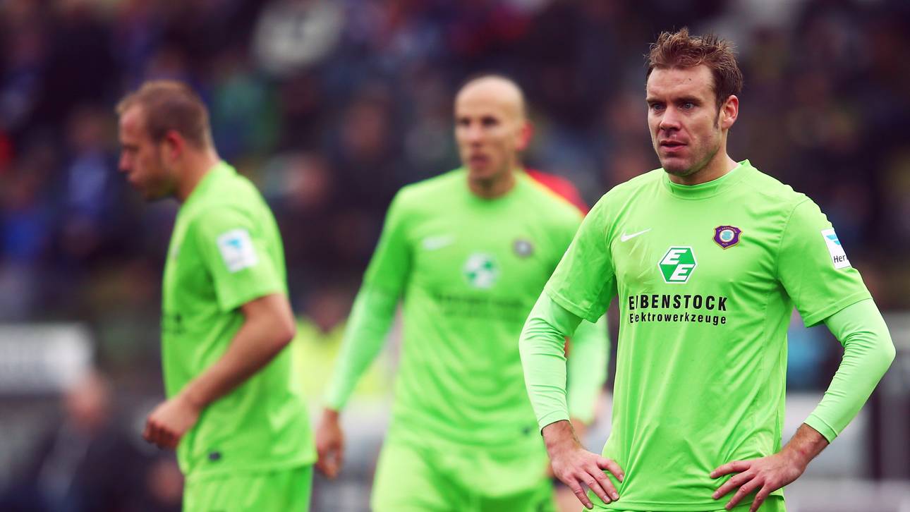 Karlsruher SC v Erzgebirge Aue - 2. Bundesliga