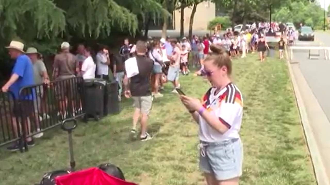 Tausende DFB-Fans wollten sich das nicht entgehen lassen