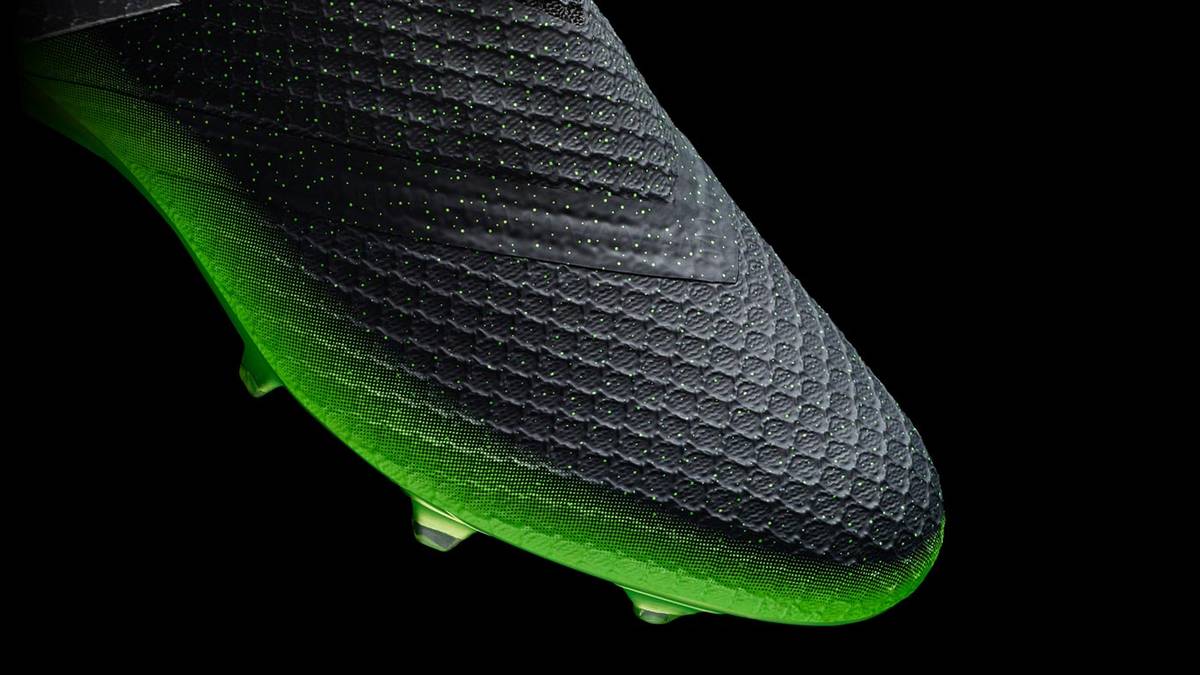 Fans, die im neuen Messi-Look auflaufen wollen, müssen dafür aber tief in die Tasche greifen. 300 Euro soll die Wunderwaffe kosten