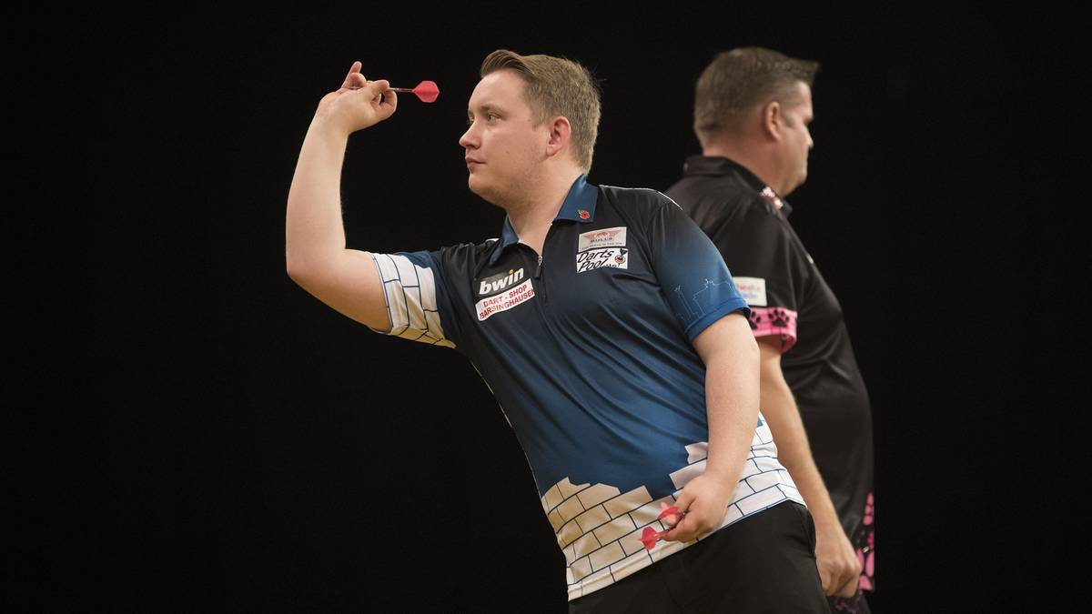 MARTIN SCHINDLER ("The Wall", 22 Jahre, Deutschland, Platz 46 in der Order of Merit): Auch für ihn gilt: klein aber fein! Wenn jemand die ganz Großen ärgern kann, dann Schindler. In dieser Saison zog sogar Weltmeister Rob Cross gegen ihn einmal den Kürzeren