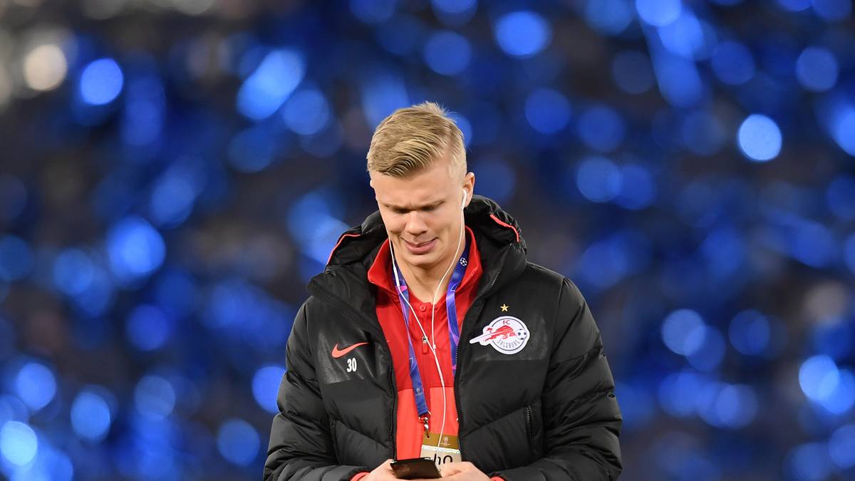 Mit der Verpflichtung von Erling Haaland hat Borussia Dortmund endlich wieder einen echten Mittelstürmer. "Der BVB hat jahrelang einen zentralen Stürmer gesucht, der körperlich stark und auch kopfballstark ist", sagte der 62-malige Nationalspieler Thomas Berthold im CHECK24 Doppelpass