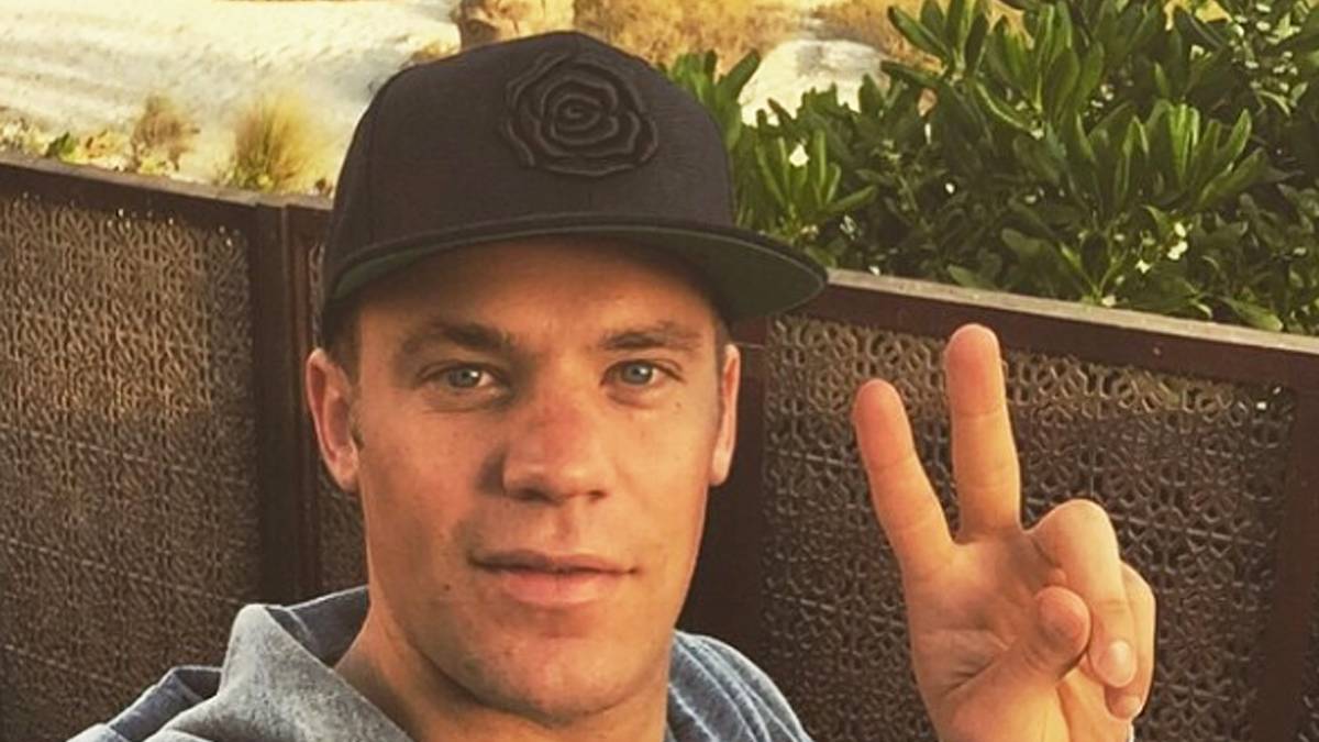 Kein DFB-Pokal-Finale, kein Champions-League-Finale, keine Spiele mit dem DFB-Team - Nationaltorwart Manuel Neuer kann sich heuer früher als sonst in die Ferien verabschieden. Wo sich der Bayern-Keeper aufhält, verrät er jedoch nicht - auf jeden Fall an einem warmen Ort im Süden