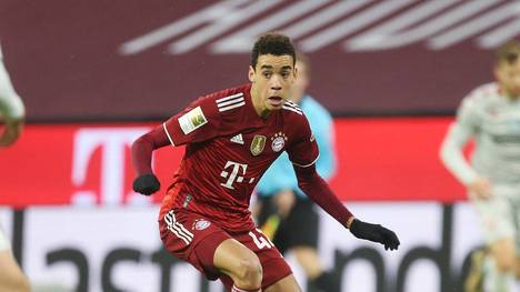 Schock für den FC Bayern. Jamal Musiala wurde am Mittwoch positiv auf das Corona-Virus getestet und fällt für das Spiel gegen Bochum aus.